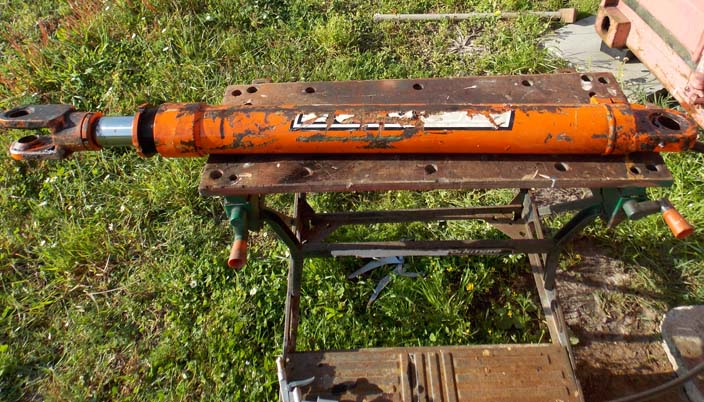 old hydraulic cylinder